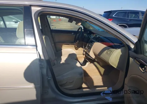 2008 Buick Lucerne Cx z USA, uszkodzony, nr VIN 1G4HP57288U205651